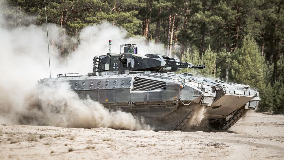 Europa rüstet auf, die Kurse der Rüstungsunternehmen steigen. Ein neu aufgelegter Fonds mit EU-Fokus lockt Anleger. Was sollten sie wissen? Foto: Bundeswehr