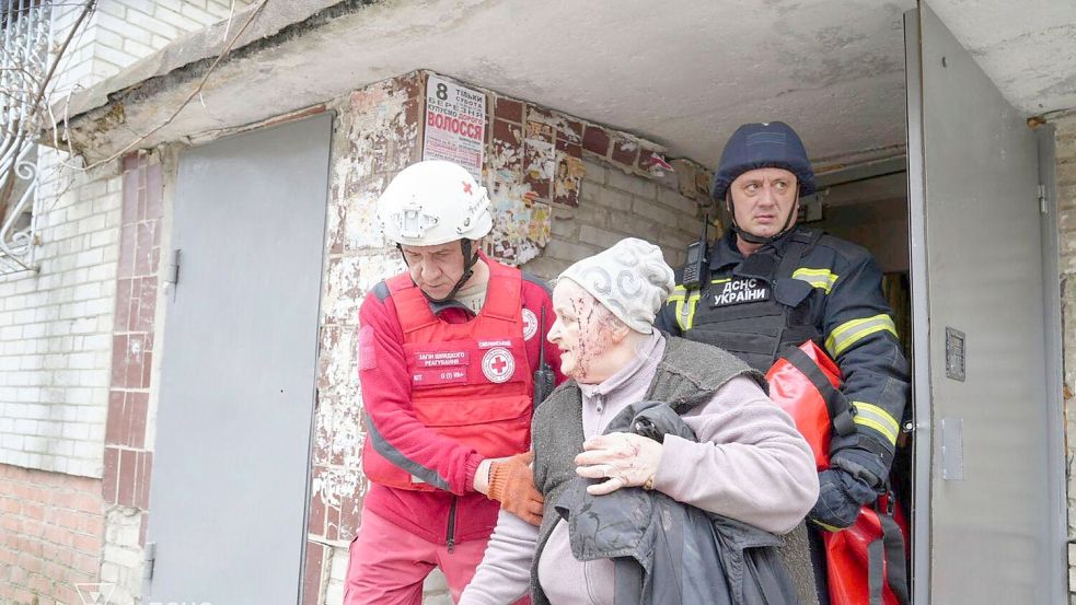 Für die Zivilbevölkerung in der Ukraine wäre eine Waffenruhe eine große Erleichterung. Foto: Uncredited/Ukrainian Emergency Service/AP/dpa