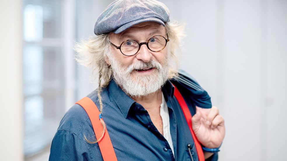 Der Norder Autor Klaus-Peter Wolf hat das Drehbuch zu Ostfriesenfluch geschrieben. Foto: DPA