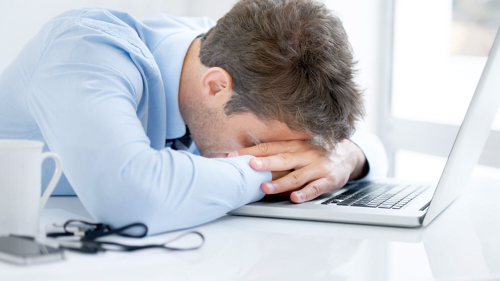 Arbeitnehmer klagen über zunehmende Verdichtung ihrer Arbeit. Foto: IMAGO/peopleimages.com