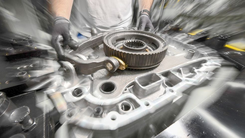 Gerade in der Industrie werden laut Ifo Jobs abgebaut. (Symbolbild) Foto: Felix Kästle/dpa