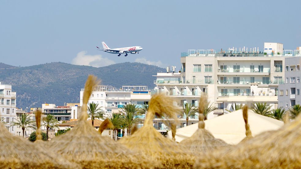 Mallorca: Flüge auf die beliebte Ferieninsel der Deutschen sind günstiger geworden. Foto: IMAGO/Chris Emil Janßen