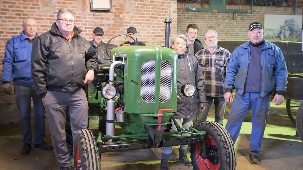 Die Museumsfrünnen Campen kümmern sich nicht nur um landwirtschaftliche Maschinen. Foto: Busker