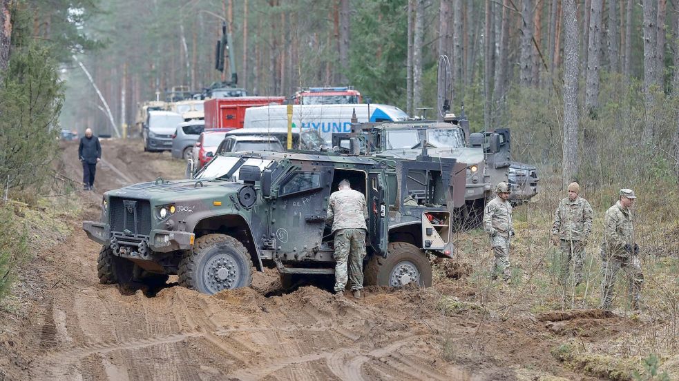 Vier US-Soldaten waren nach einer Übung nicht mehr auffindbar und gelten als vermisst. Das litauische Militär und die Polizei hatten deshalb gemeinsam mit dem US-Militär eine Suchaktion gestartet. Foto: Mindaugas Kulbis/AP/dpa