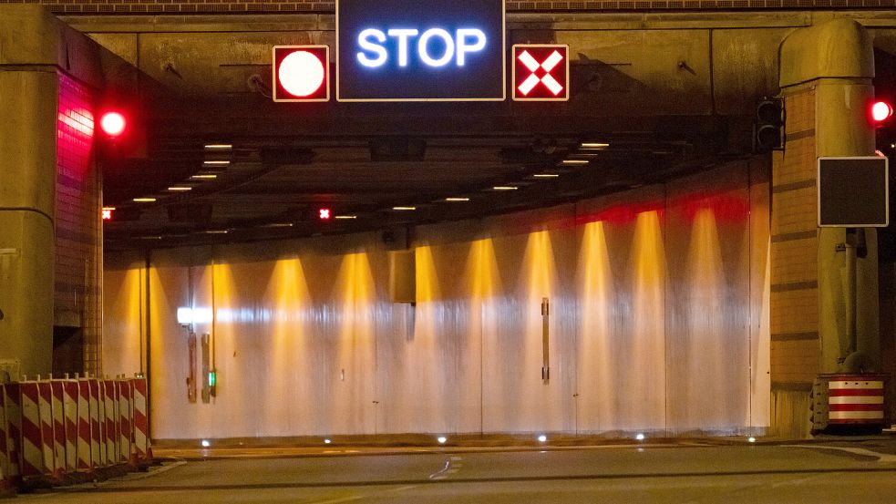 Am Freitag (28. März 2025) wird der Elbtunnel ab 22 Uhr für 54 Stunden voll gesperrt. Foto: dpa