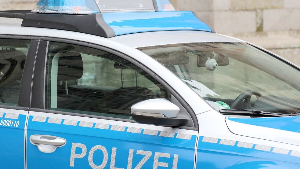 Die Polizei konnte einen stockbetrunkenen Autofahrer am Donnerstag gegen 10.30 Uhr in Rhauderfehn stoppen. Symbolfoto: DPA