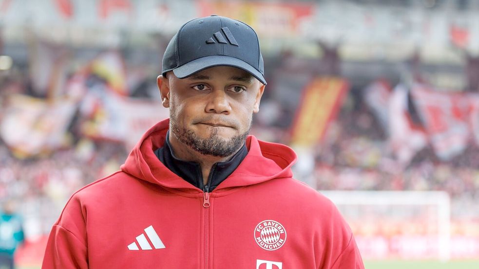 Das Team von Vincent Kompany trifft auf den FC St. Pauli. Foto: Andreas Gora/dpa