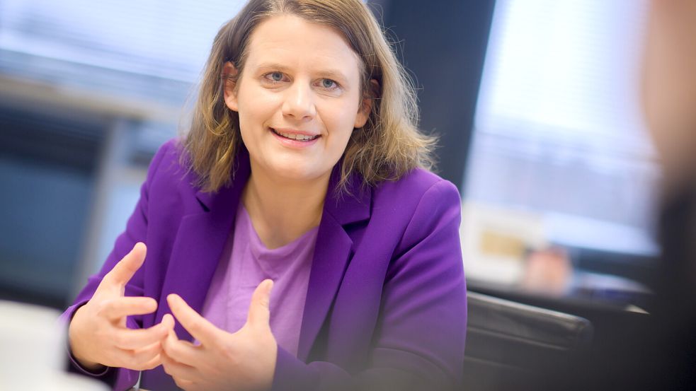 Julia Willie Hamburg von den Grünen ist seit November 2022 stellvertretende Ministerpräsidentin und Kultusministerin in Niedersachsens. Foto: dpa/Julian Stratenschulte