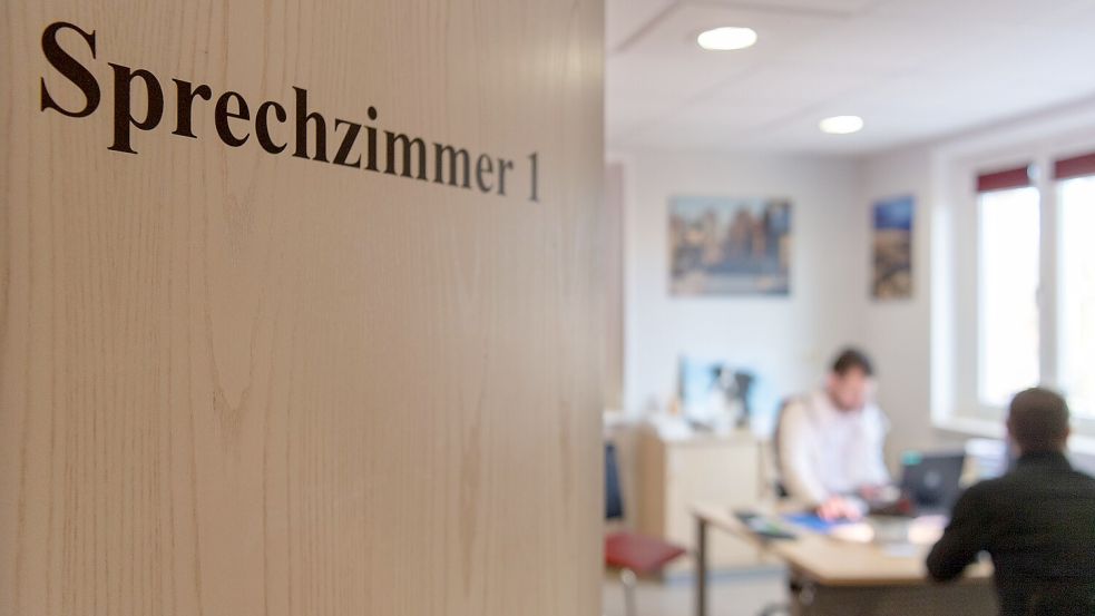 Der Hausarzt soll zum Lotsen durchs Gesundheitssystem werden – das planen Union und SPD. Foto: Skolimowska/dpa