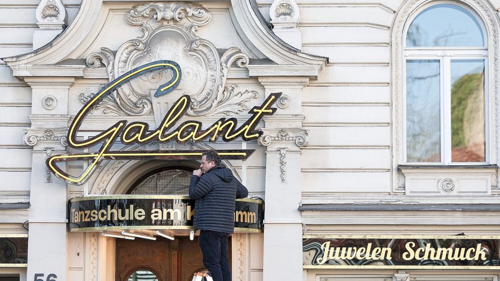 In der Serie geht es wieder um die Tanzschule „Galant“. Foto: Hannes P. Albert/dpa