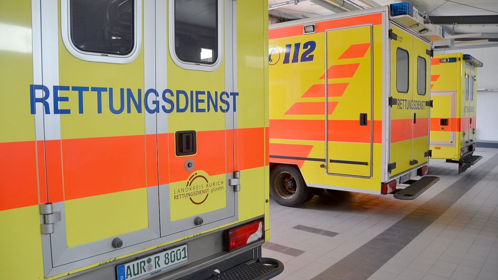 Rettungswagen des Landkreises Aurich in der Auricher Wache. Foto: Aiko Recke