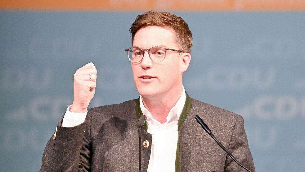 Hagel arbeitete sich in der Sparkasse hoch, parallel zog es ihn früh in die Politik. Foto: Bernd Weißbrod/dpa