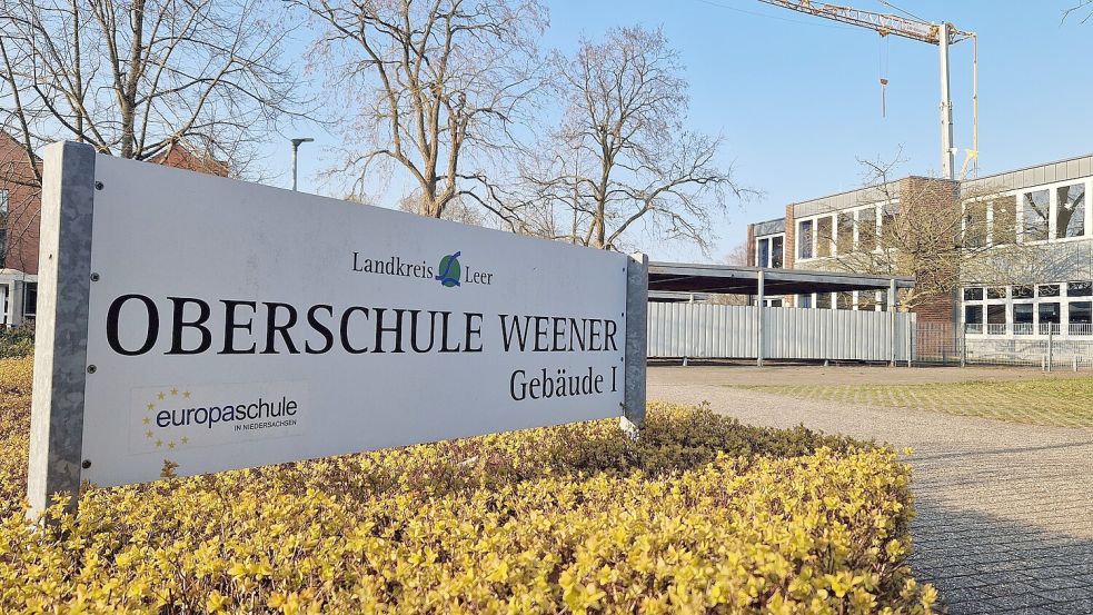 Der Landkreis Leer investiert aus seinem Haushalt auch in Einrichtungen in Weener, beispielsweise in die Oberschule und den Bau der Dreifachturnhalle. Foto: Gettkowski