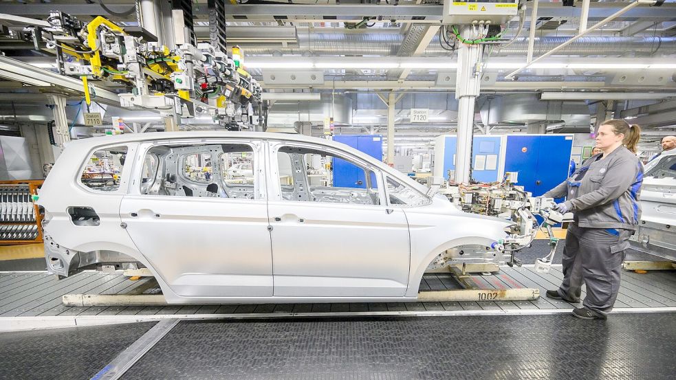 Für die deutschen Autohersteller lief es 2024 schlechter als für viele ihrer Wettbewerber. (Archivbild) Foto: Julian Stratenschulte/dpa