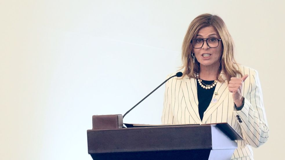 Erstmals gehört mit Hind Kabawat auch eine Frau der neuen Regierung in Syrien an. Foto: Moawia Atrash/dpa