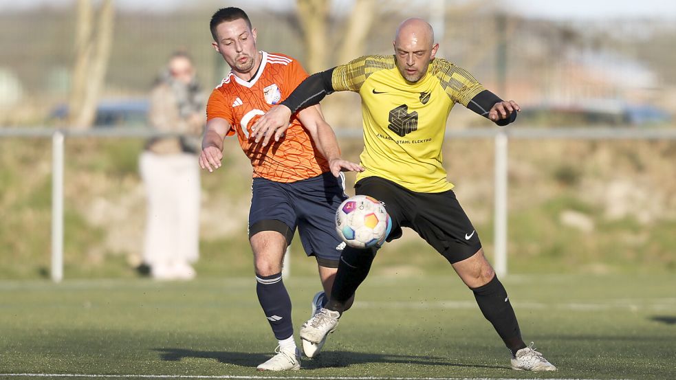 Der Holter SV (links) musste sich am Samstag knapp geschlagen geben. Foto: Doden/Emden