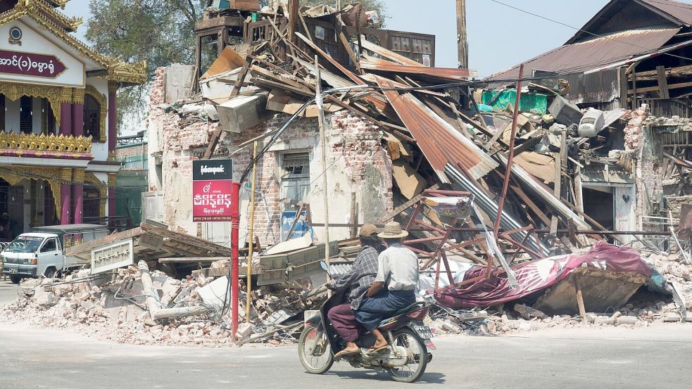 Auch am Sonntag gab es Nachbeben in Myanmar. Foto: Aung Shine Oo/AP/dpa