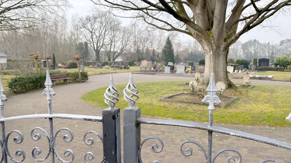 Auf dem evangelisch-reformierten Friedhof in Ihrhove soll ein Denkmal aufgestellt werden, das an den ermordeten Strafgefangenen Emil Walter Köster erinnern soll. Foto: Ammermann