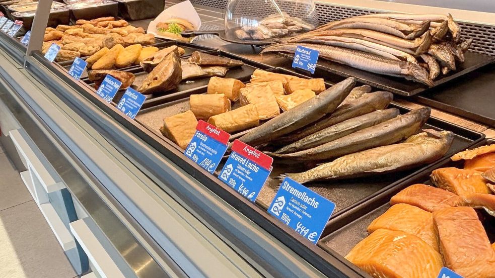 Groß ist auch die Auswahl an Räucherfisch.