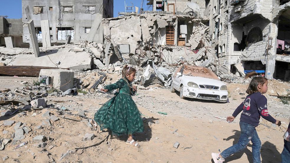 Der Evakuierungsaufruf der israelischen Armee erfolgte während des Eid al-Fitr, einem muslimischen Feiertag, der das Ende des Fastenmonats Ramadan markiert. Foto: Jehad Alshrafi/AP/dpa
