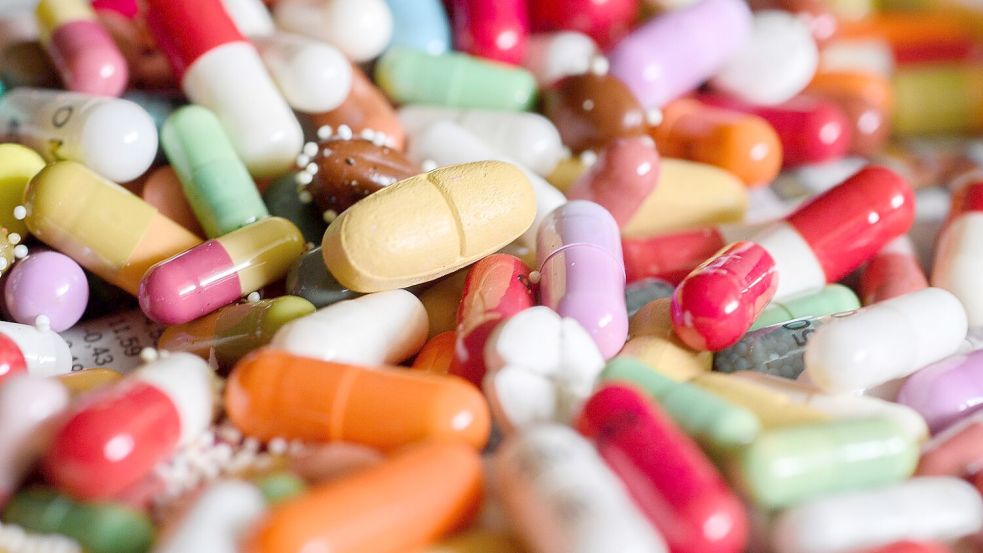 Neue US-Zölle werden nach Angaben der EU-Kommission auch Pharmaunternehmen treffen. (Symbolbild) Foto: Hans-Jürgen Wiedl/dpa-Zentralbild/dpa