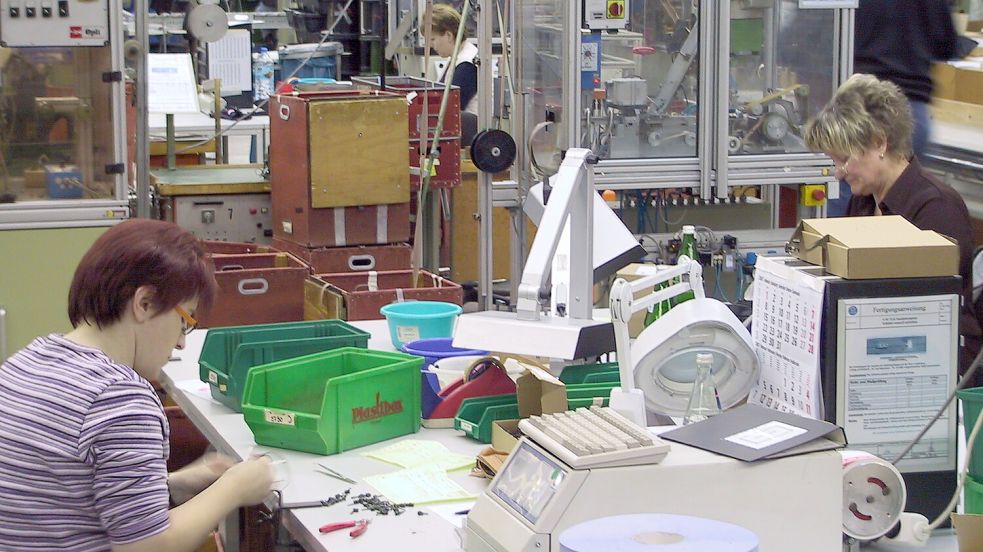 Ein Bild aus besseren Tagen zeigt einen Blick in die Opti-Hallen im Jahr 2009. Heute stehen viele Flächen leer: Zwei der vier Produktionslinien wurden nach Estland in das dortige Opti-Werk gebracht. Foto: Archiv