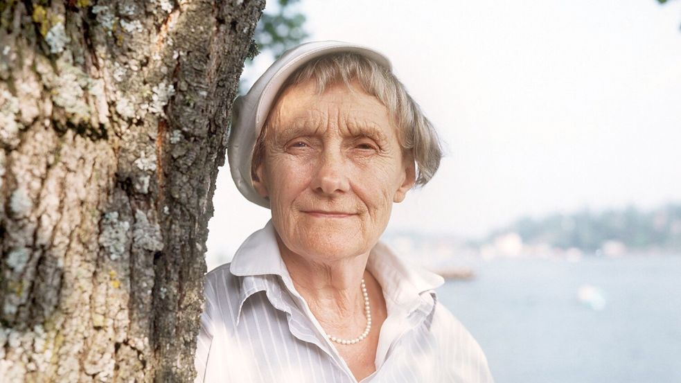 Die Werke von Astrid Lindgren - hier im Jahr 1987 in Stockholm - haben die Kindheit unzähliger Menschen geprägt. (Archivbild) Foto: picture alliance / Jörg Schmitt/dpa