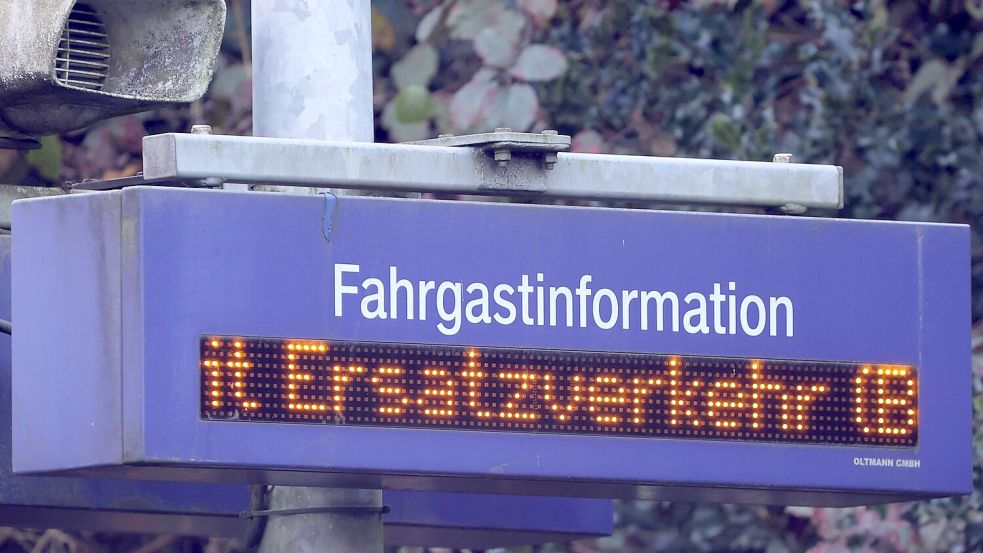 Am 8. und 10. April wird auf der Linie RB 58 zwischen Delmenhorst und Bremen Schienenersatzverkehr eingesetzt. Reisende müssen mit Verspätungen rechnen. Foto: imago/Gottfried Czepluch