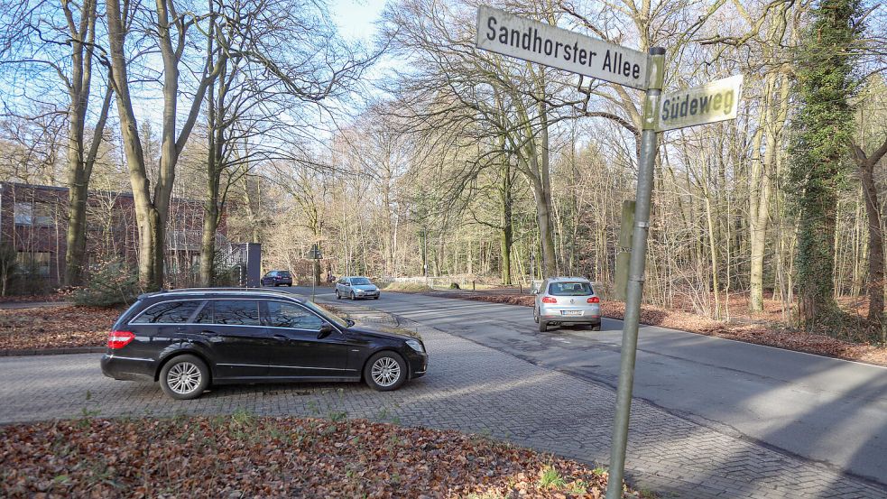 Im Bereich der Einmündung der Sandhorster Allee in den Südeweg sollte eine Aufpflasterung entstehen. Foto: Romuald Banik