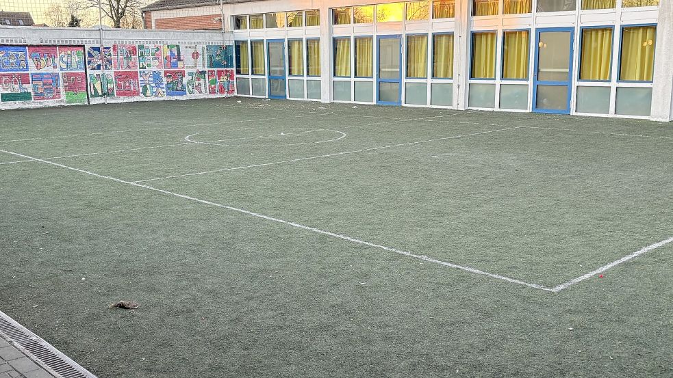 Der Fußballplatz an ist bei den Schülern sehr beliebt. Foto: Rebecca Kresse