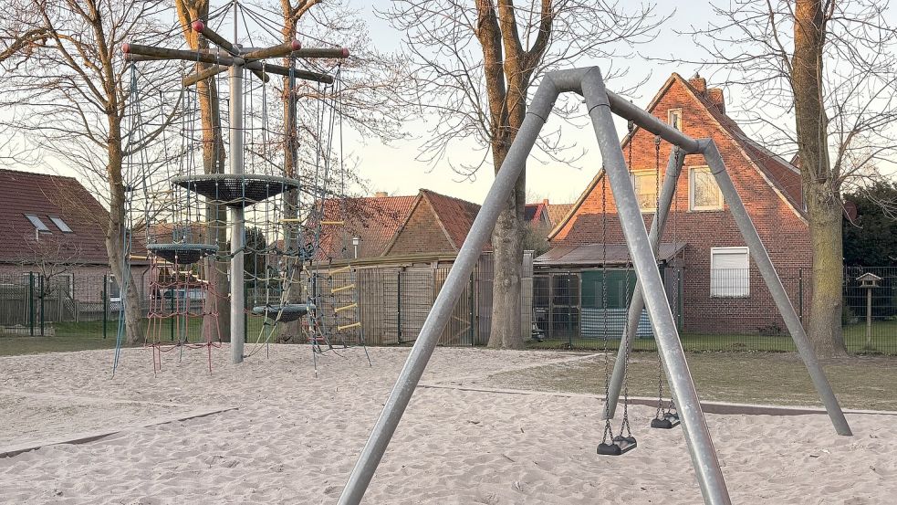 Bisher können die Kinder nur während der Schulzeit auf die Klettergerüste gehen. Foto: Rebecca Kresse