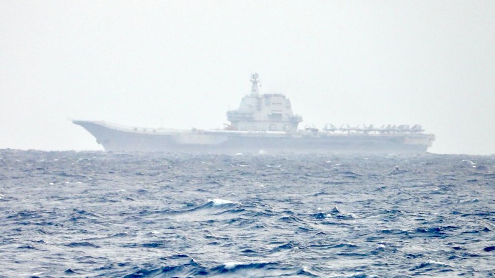 Taiwan entdeckte am Vortag den Flugzeugträger „Shandong“ vor seiner Küste. Foto: Uncredited/Ministry Of National Defense Taiwan/dpa