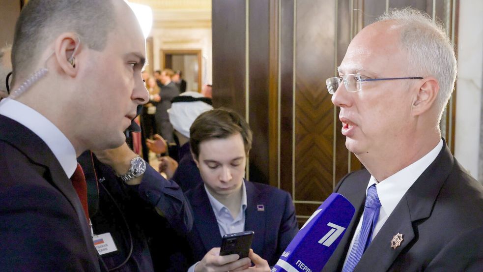 Moskau nennt eine Reise des Kreml-Beraters Kirill Dmitrijew in die USA möglich. Dmitrijew steht derzeit auf Sanktionslisten des Weißen Hauses. (Archivbild) Foto: Evelyn Hockstein/Pool Reuters/AP/dpa