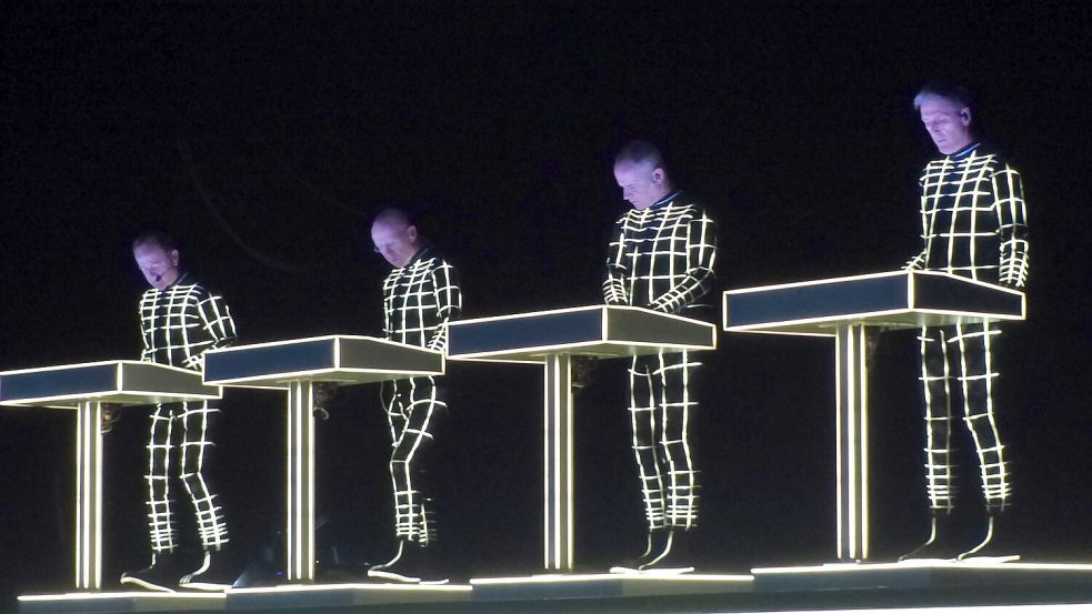 Kraftwerk, hier bei einem Konzert 2023 in Brasilien, geht wieder auf Tour. Foto: Leandro Chemalle/TheNEWS2 via ZUMA Press Wire/dpa