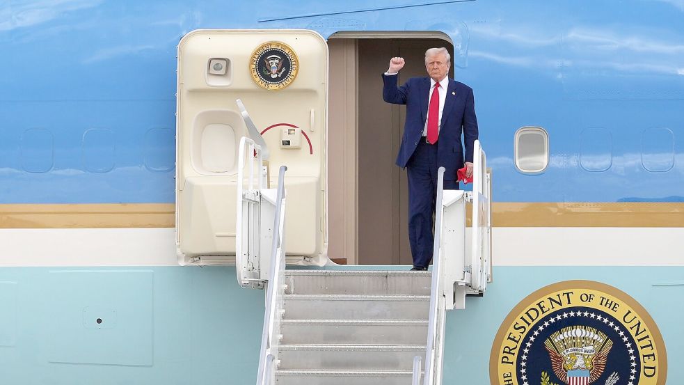 US-Präsident Trump hat dem Iran mit Bombardierungen gedroht. Foto: Rebecca Blackwell/AP/dpa