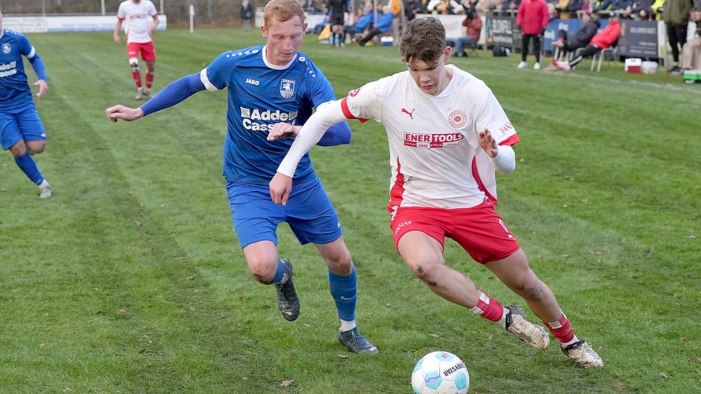 Im Hinspiel drehte sich beim SVG fast alles um Klaas Bikker (am Ball). Er wird am Sonntag den Gästen fehlen. Foto: Steenhoff