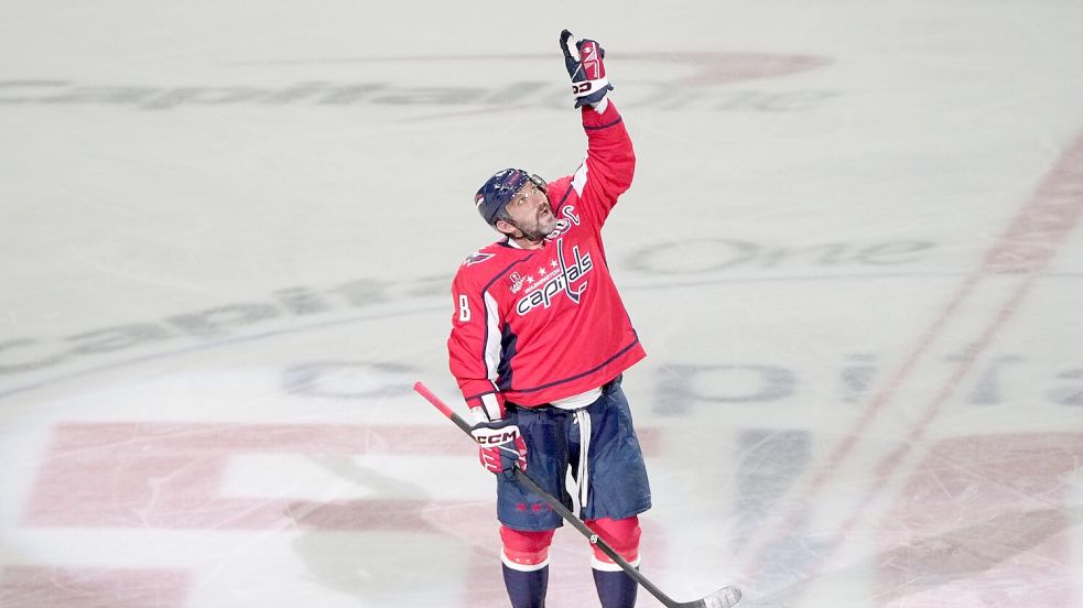 Alexander Owetschkin hat den NHL-Torrekord von Wayne Gretzky eingestellt. Foto: Mark Schiefelbein/AP/dpa