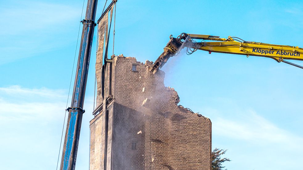 Ende eines Gotteshauses: Abriss der St.-Johannes-Kirche in Gladbeck im Jahr 2022. Foto: IMAGO/Funke Foto Services