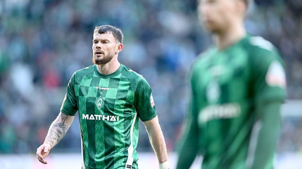 Schütze der Werder-Führung: der Schotte Oliver Burke (l). Foto: Carmen Jaspersen/dpa