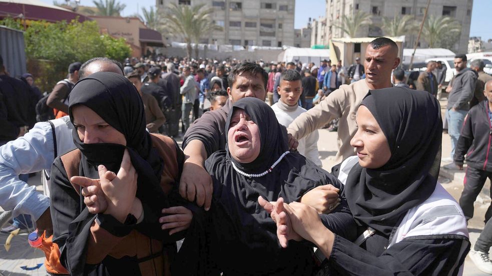 Israels Armee ist nach dem Tod von Rettungskräften in Gaza in Erklärungsnot. (Archivbild) Foto: Abdel Kareem Hana/AP/dpa