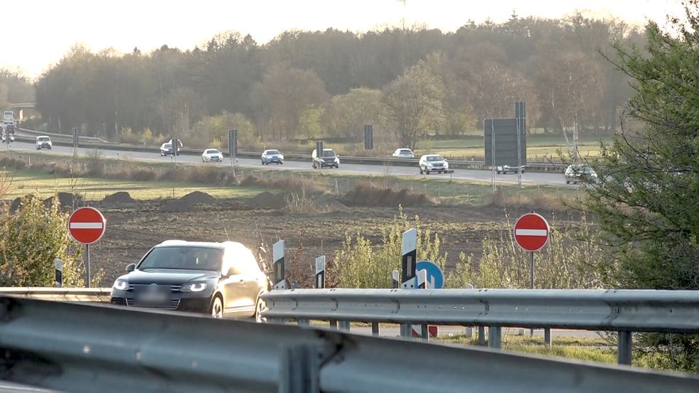 Auf der A28 kam es am Sonntagmorgen zu einer Geisterfahrt. Foto: Loger