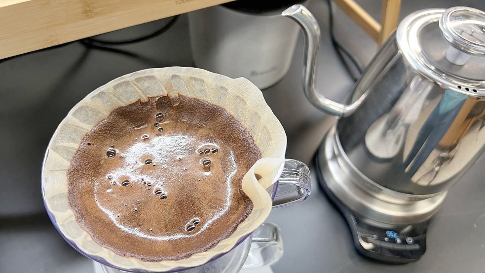 Guten, starken Kaffee brühen ist durchaus eine Kunst. Foto: -/Ernest Park/dpa
