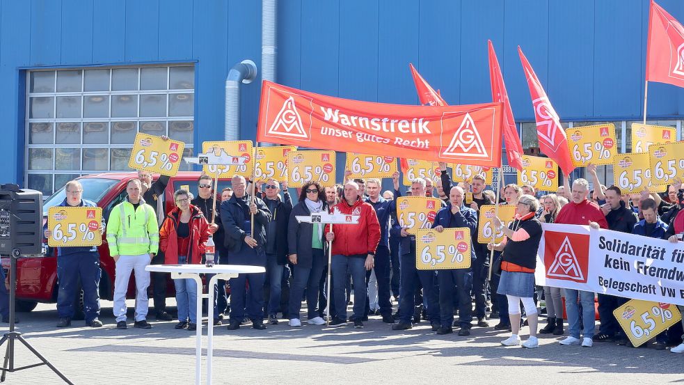 130 Beschäftigte legten für eine Stunde die Arbeit nieder. Foto: IG Metall