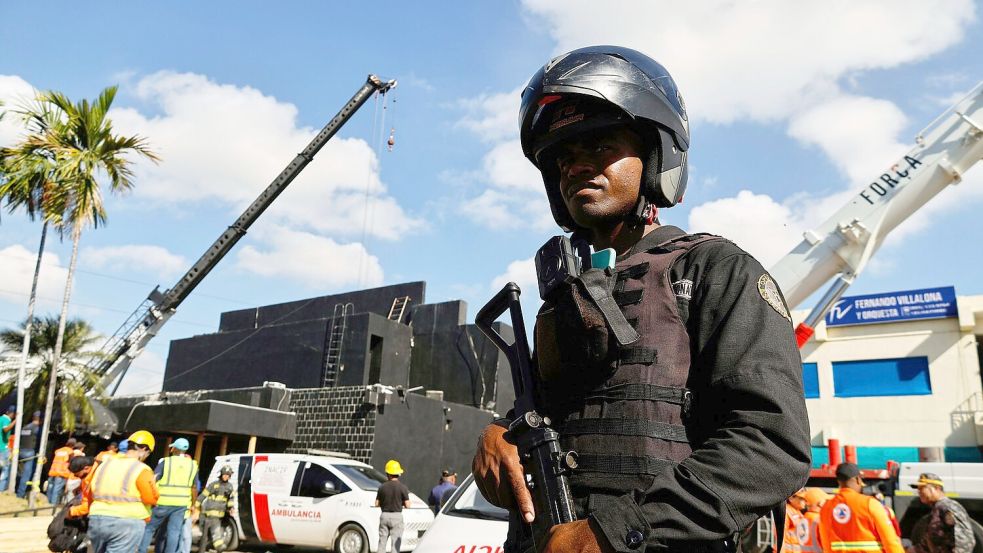 Die Unglücksursache ist noch unbekannt. Foto: Eddy Vittini/AP/dpa