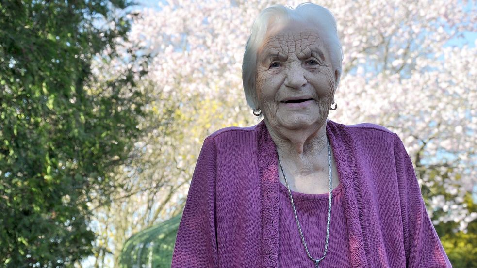 Irmgard Tjarks feiert am 8. April 2025 ihren 100. Geburtstag. Foto: Ullrich