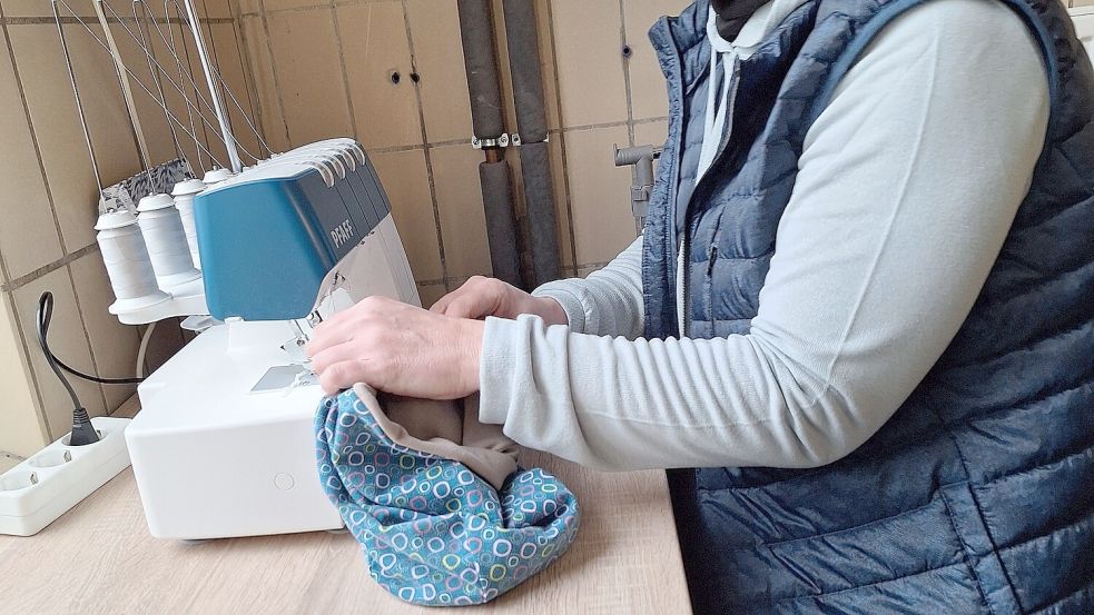 Auch eine Overlock-Nähmaschinen steht zur Verfügung. Foto: privat