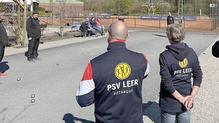 Pétanque ist ein Wurfspiel und für alle Altersklassen geeignet. Foto: Privat