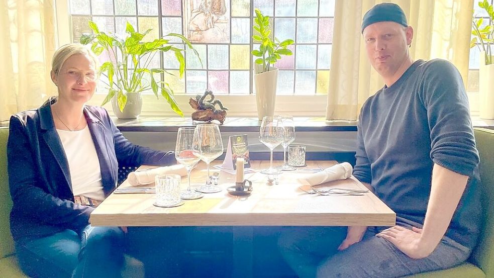 Gastgeberin und Koch: Ina Stuke und Timo Plenter hoffen darauf, auch in der nächsten Ausgabe des Guide Michelin mit einem Grünen Stern vertreten zu sein. Foto: Stix