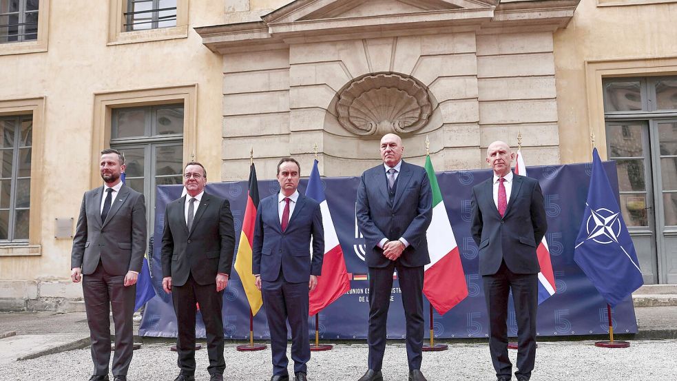Die Verteidigungsminister aus Mitgliedstaaten der sogenannten „Koalition der Willigen“ kommen zusammen, um über die Unterstützung der Ukraine angesichts der russischen Militärinvasion und die europäische Verteidigung zu beraten. Foto: Thibaud Moritz/dpa/AFP
