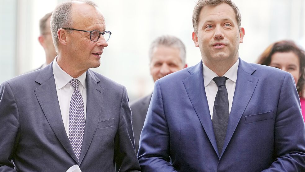 CDU-Chef Friedrich Merz (links) und SPD-Chef Lars Klingbeil haben am Mittwoch ihre Pläne für eine gemeinsame Koalition vorgestellt. Foto: dpa/Kay Nietfeld